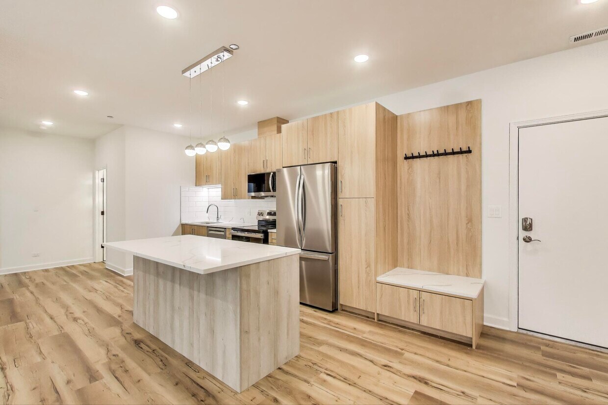 Foto principal - 5126 S Kenwood Ave