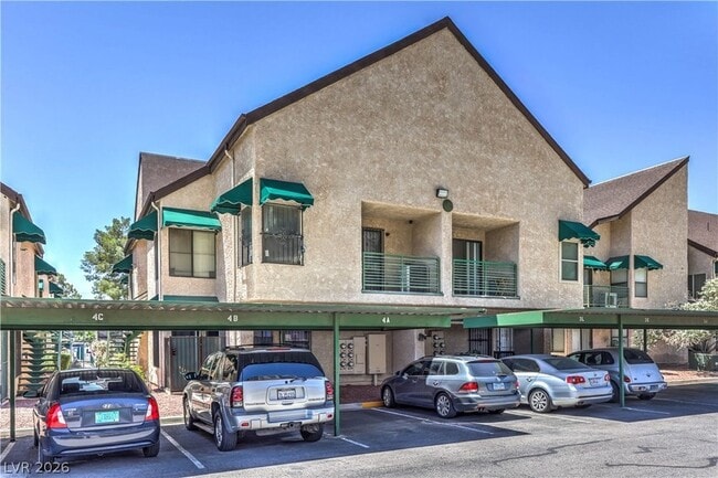 Building Photo - 460 Elm Dr
