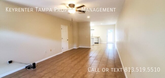 Building Photo - Beatiful 2b/2.5b pet friendly home! Too Ma...