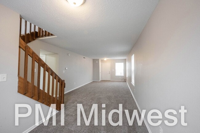 Foto del edificio - "Charming 4-Bed Family Home with Spacious Layout in Indianapolis!"