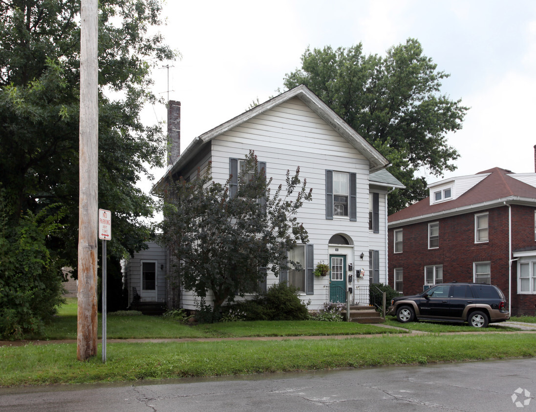 Building Photo - 781 E 3rd St