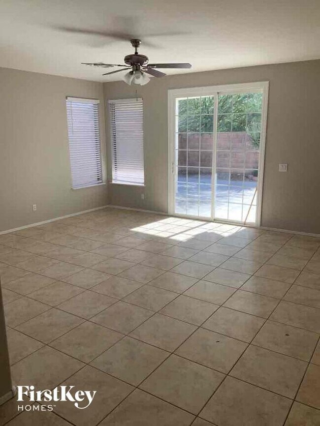 Foto del edificio - 12563 W Osborn Rd