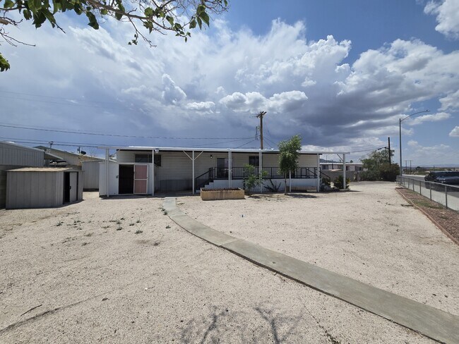 Foto del edificio - 220 Hopi Ln