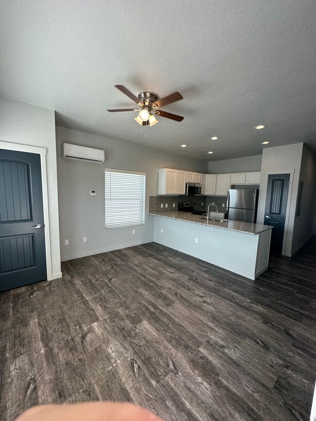 Building Photo - Brand new cottage apartment homes - New Co...
