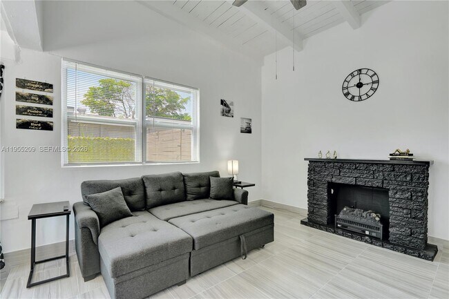 Foto del edificio - 1205 NW 3rd Ave