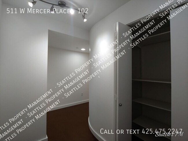 Foto del edificio - Spectacular 2 bedroom 2 bath in Lower Quee...