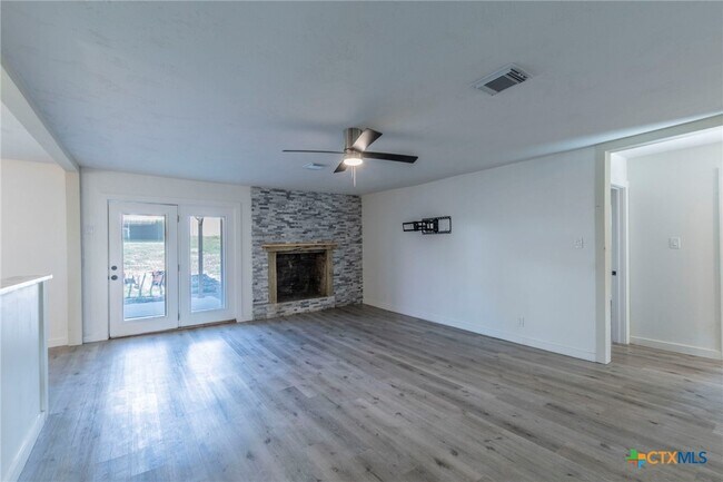 Foto del edificio - 4013 Valley View Dr