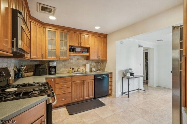Building Photo - 58 Ashwood Dr