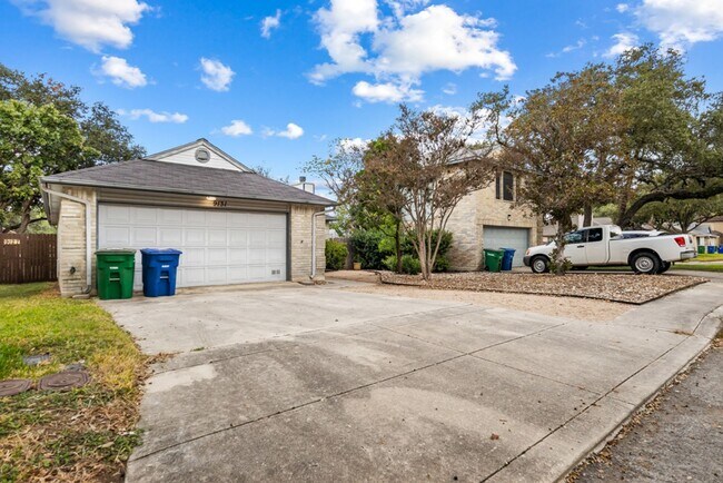 Foto del edificio - Charming Home Awaits: Spacious & Modern Living in a Prime Location