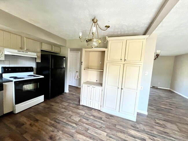 Foto del edificio - 3313 Tisdale Dr