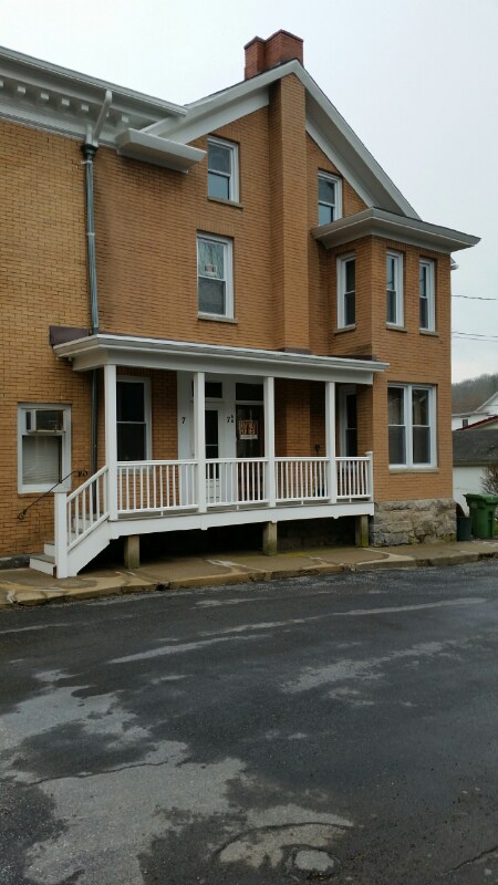 Primary Photo - 9 Main St