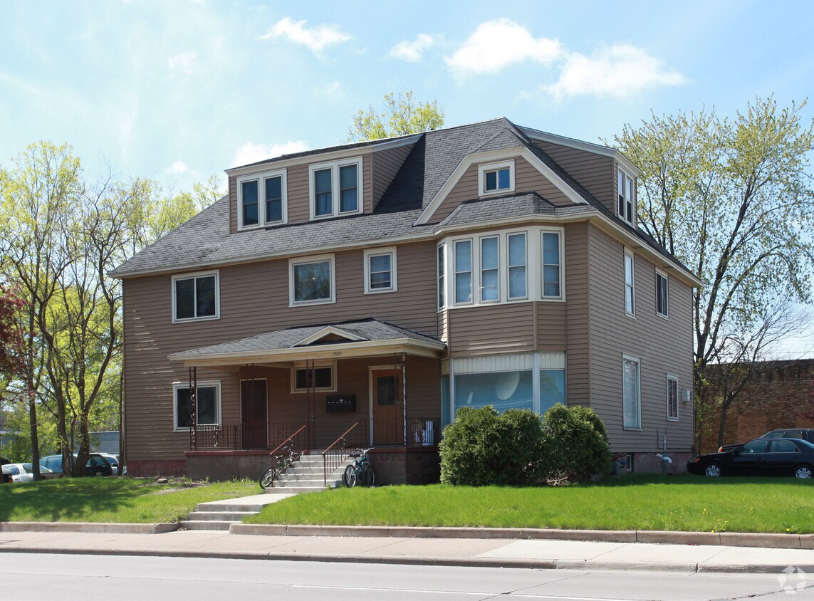 708 S Farwell St, Eau Claire, WI 54701 Apartments in Eau Claire, WI