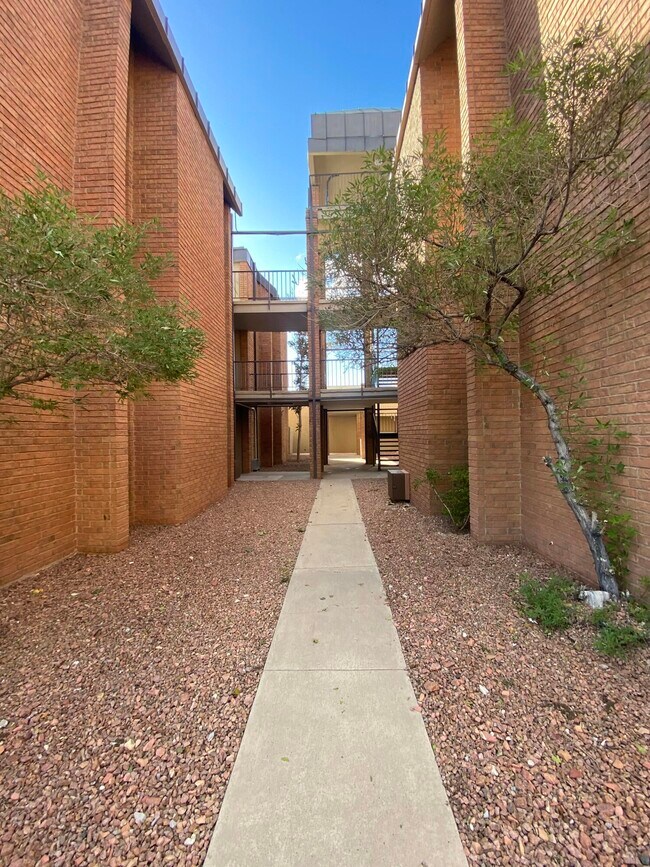 Foto del edificio - 4433 N Stanton St