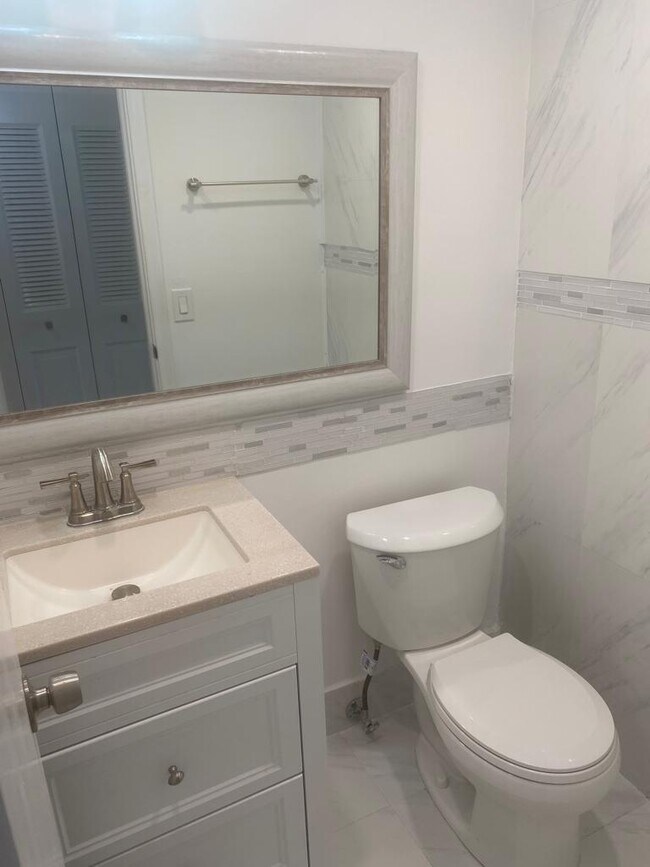 Foto del edificio - 3028 Ellesmere