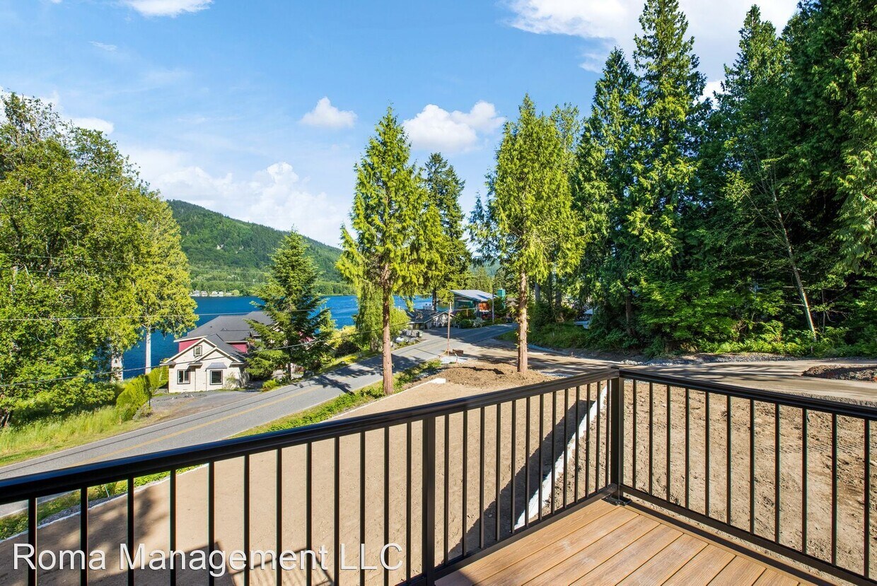 Primary Photo - 425 W Lake Samish Dr
