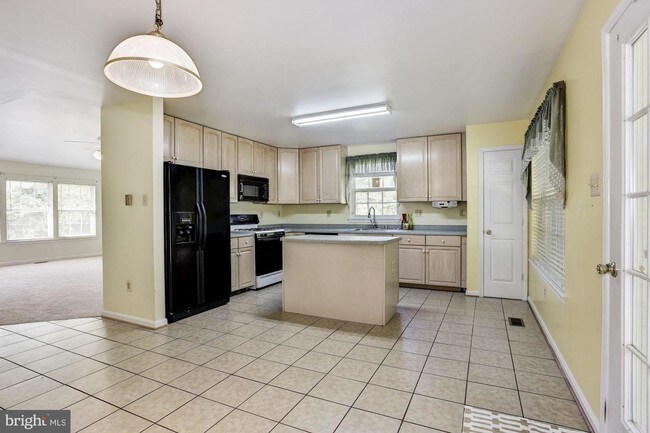 Building Photo - 4526 King George Ct