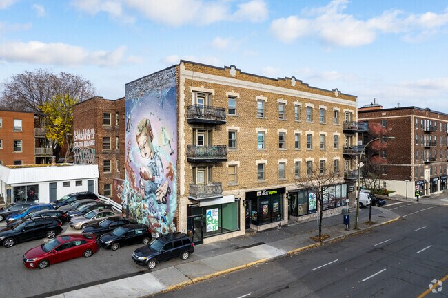 Photo du bâtiment - 5251-5265 Rue Sherbrooke O