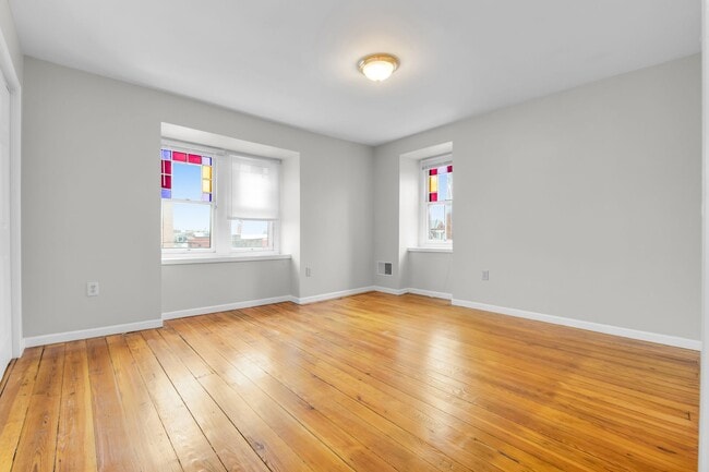 Building Photo - 147 N 10th St