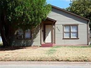 Building Photo - 2120 N 6th St