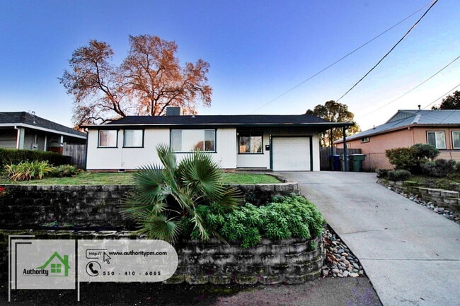 Building Photo - 1108 3rd St