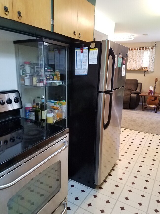 Building Photo - APPLICATION NOW PENDING! Rambler with AC i...