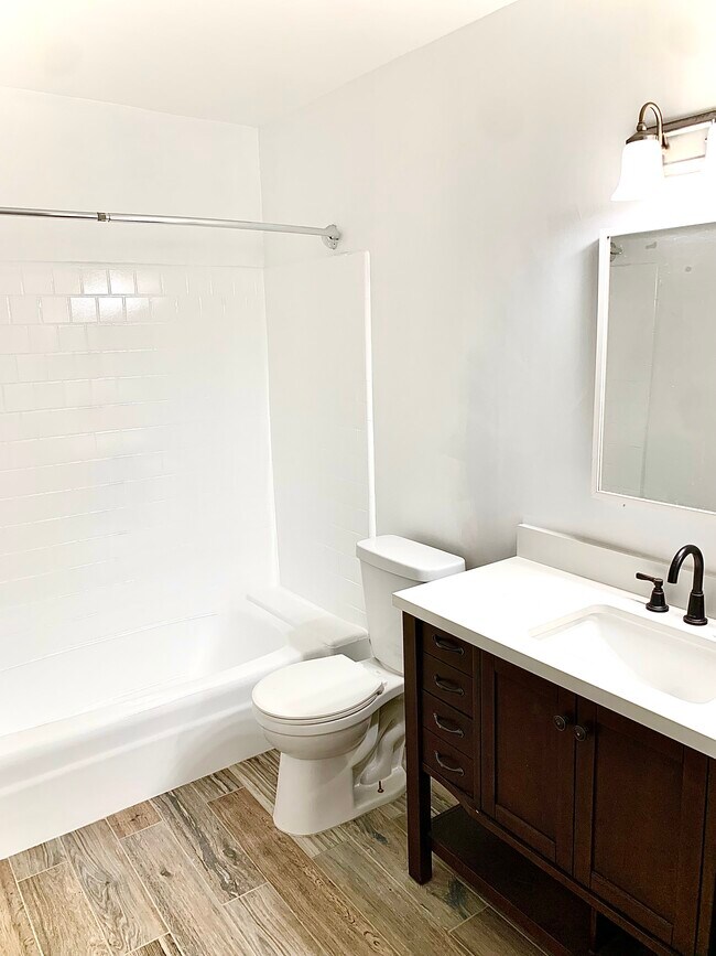 Bathroom - 5625 Green Valley Cir