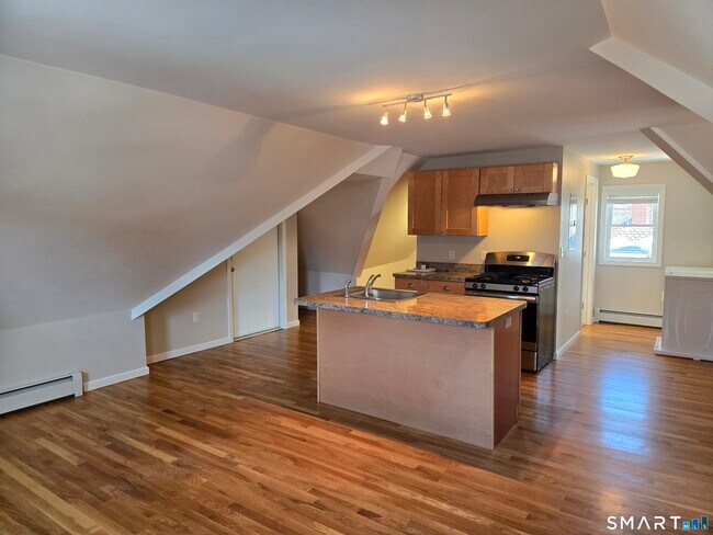 Foto del edificio - 674 Main St