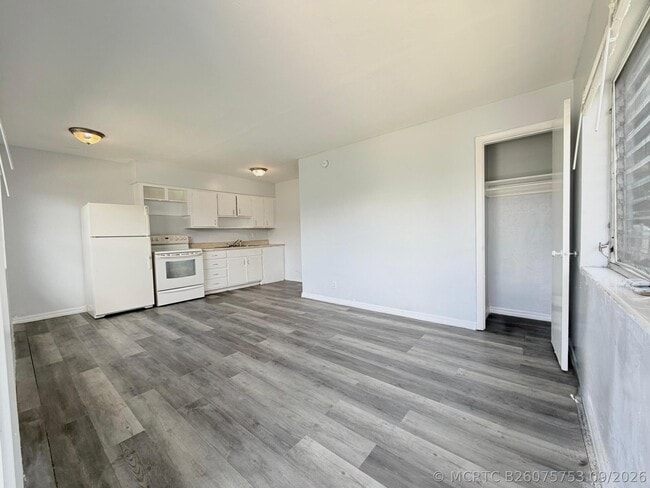 Building Photo - 113 E 27th St