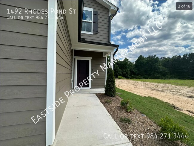 Foto del edificio - 1492 Rhodes Pond St