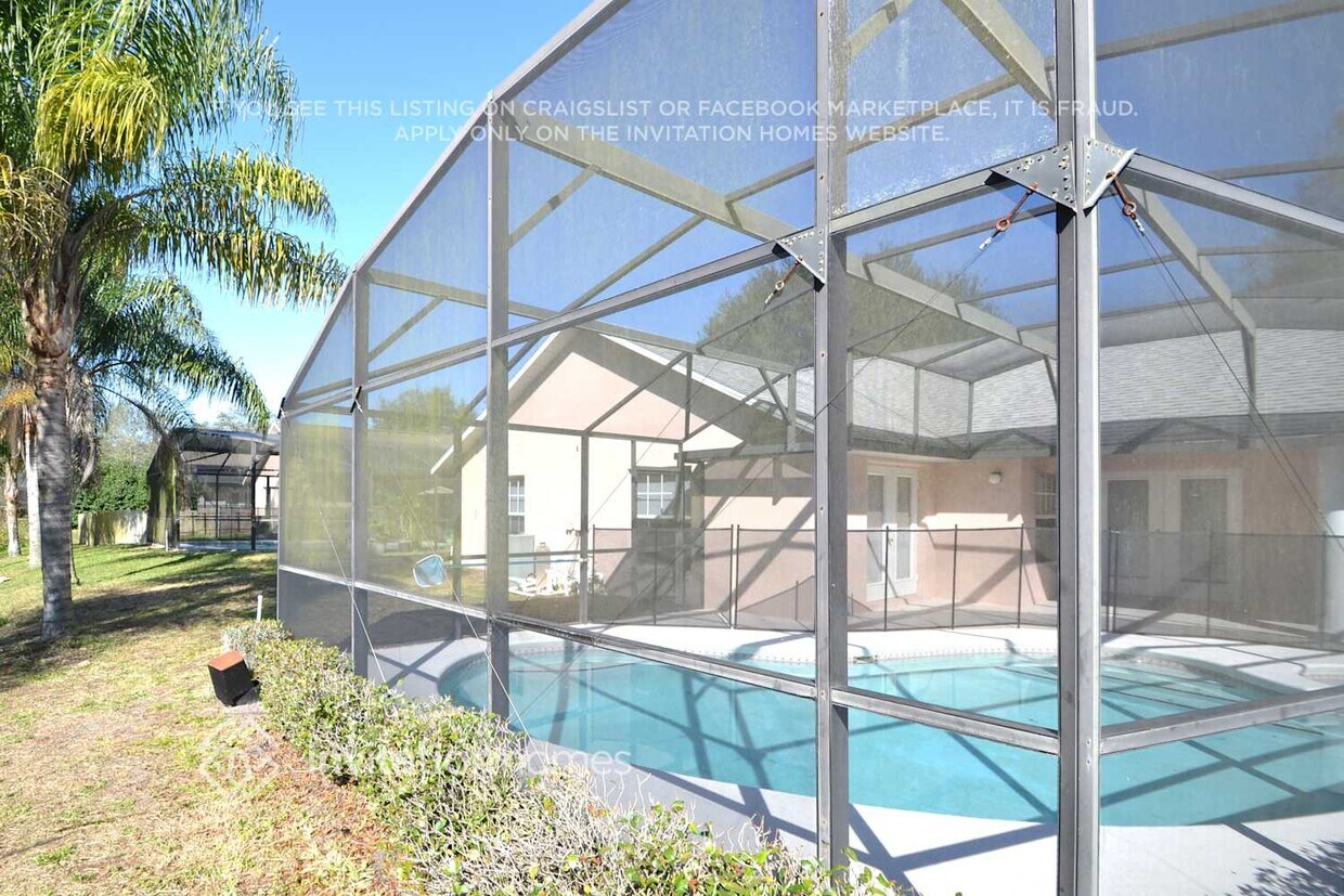 Foto del edificio - 117 Quiet Oak Ct