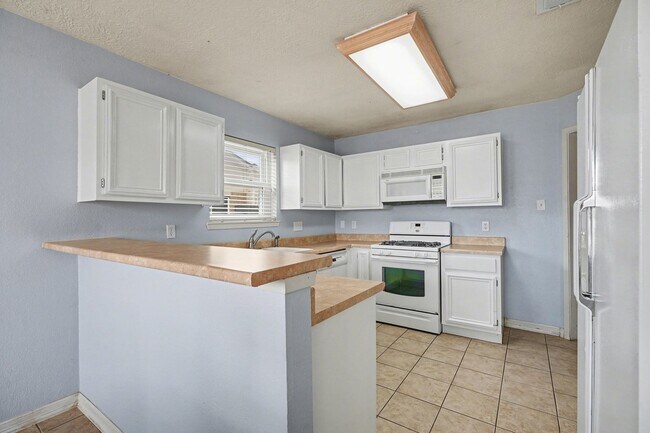 Foto del edificio - 454 Lost Rock Dr