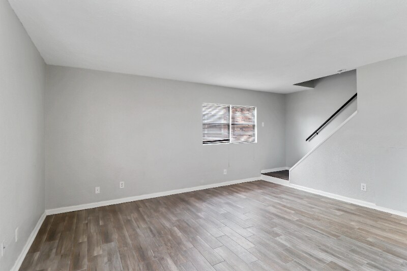 Primary Photo - 1045 Deesport St