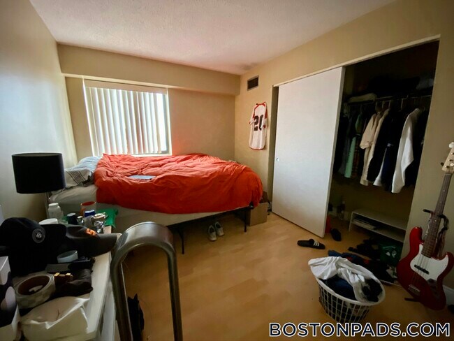 Building Photo - 15 N Beacon St