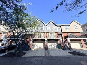 Building Photo - 1471 Autumn Oak St