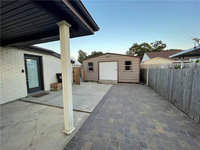 Foto del edificio - 2309 Rosetta Dr