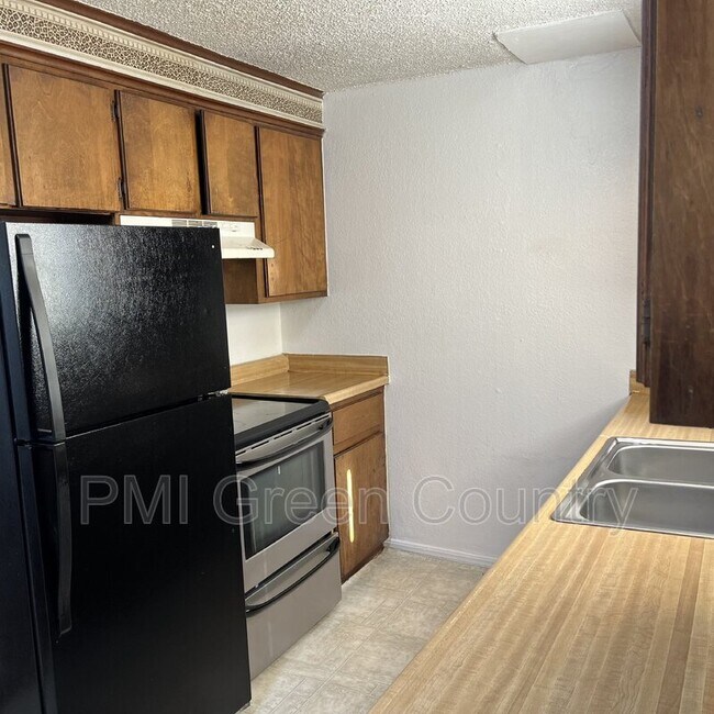 Foto del edificio - 404 E Redwood St