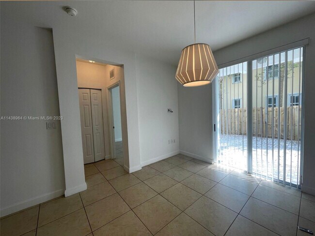 Foto del edificio - 10708 NW 75th Ter