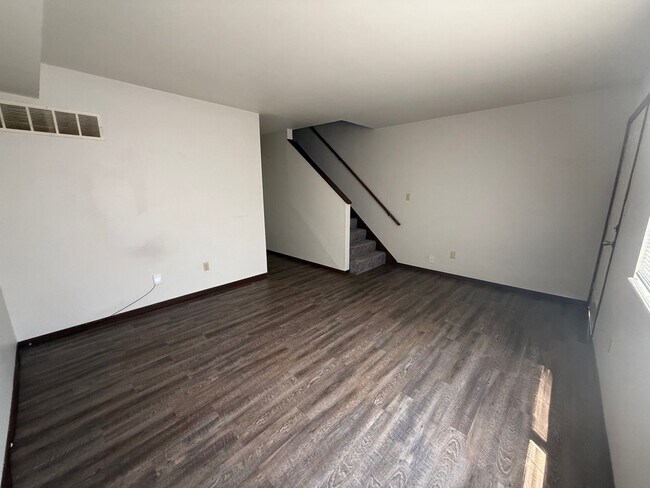 Foto del edificio - Beautiful Townhouse in Arnold!
