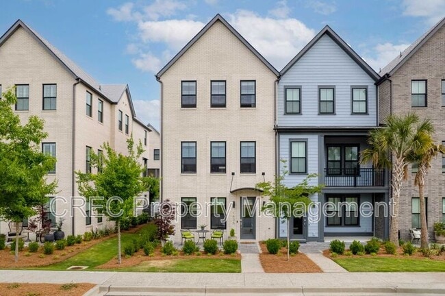Building Photo - 1636 Florentia St