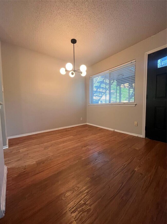 Foto del edificio - 1202 Newning Ave