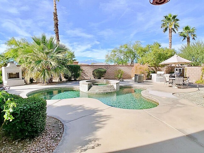 Foto del edificio - 41177 Bear Creek St