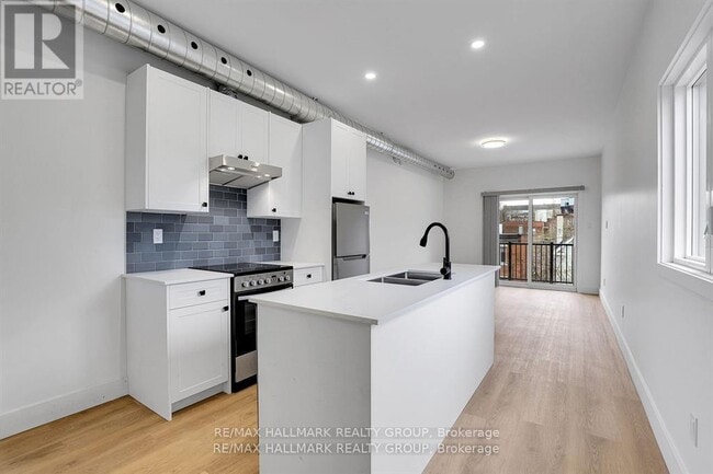 Building Photo - 109 Russell Ave