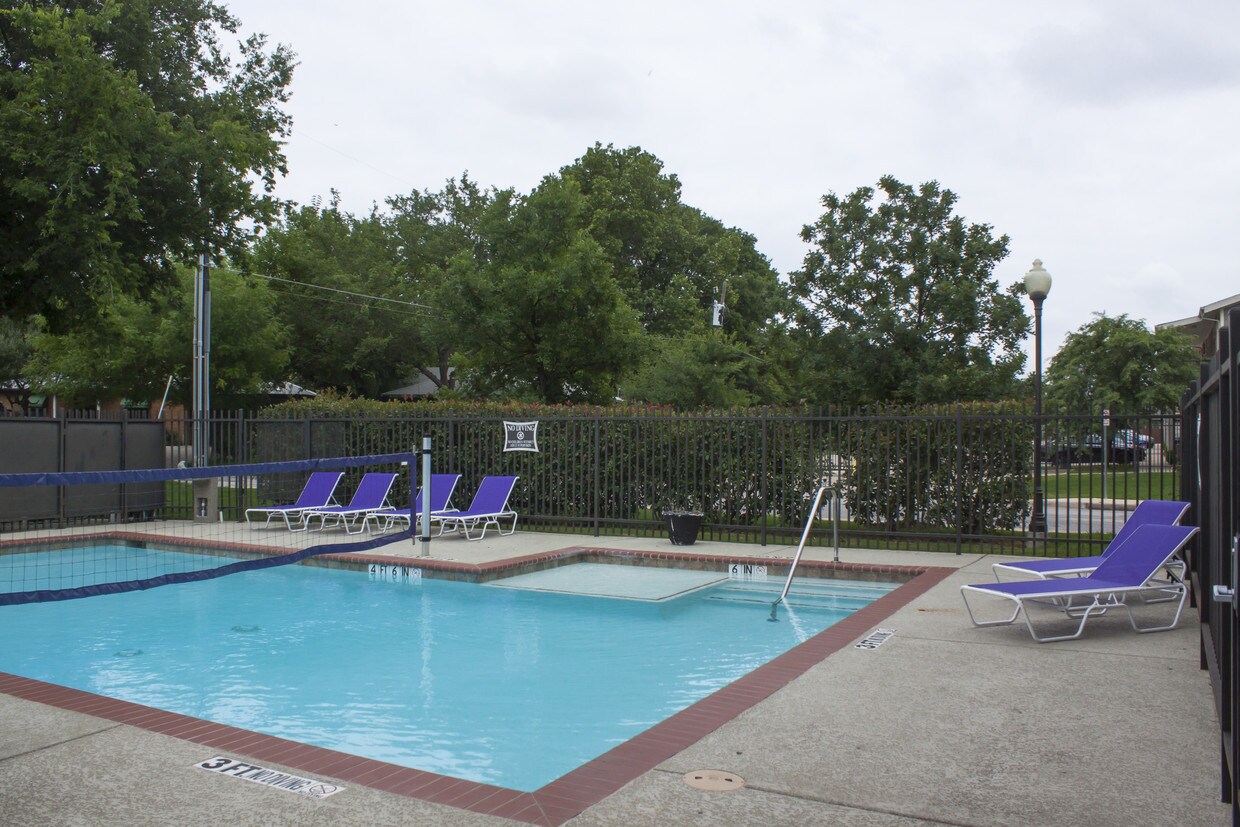 Primary Photo - 3517 S University Dr