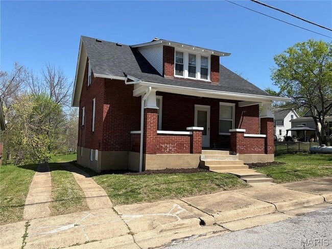 Building Photo - 615 Horn St