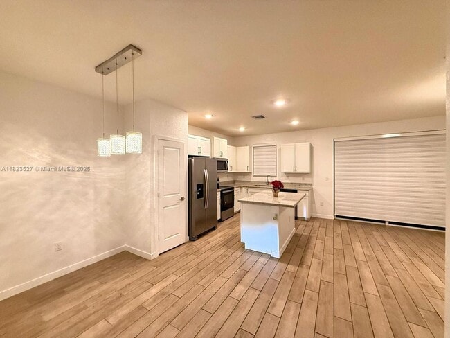 Building Photo - 1178 SE 23rd Ave