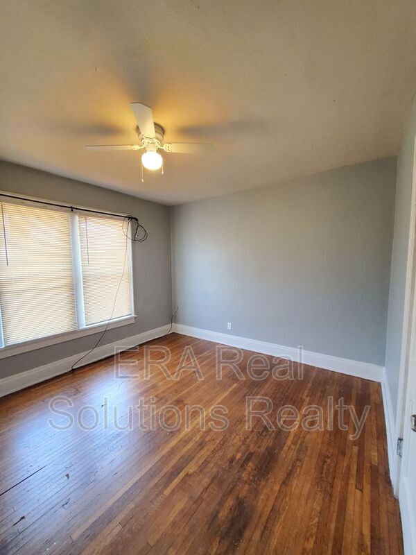Building Photo - 29 S Terrace Ave