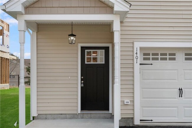 Building Photo - 1401 Hunting Hill Dr