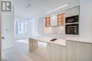 Building Photo - 11 Yorkville Ave