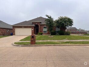 Building Photo - 301 Carissa Ct