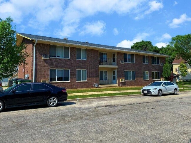 Exterior - 2705 N Oakland Ave